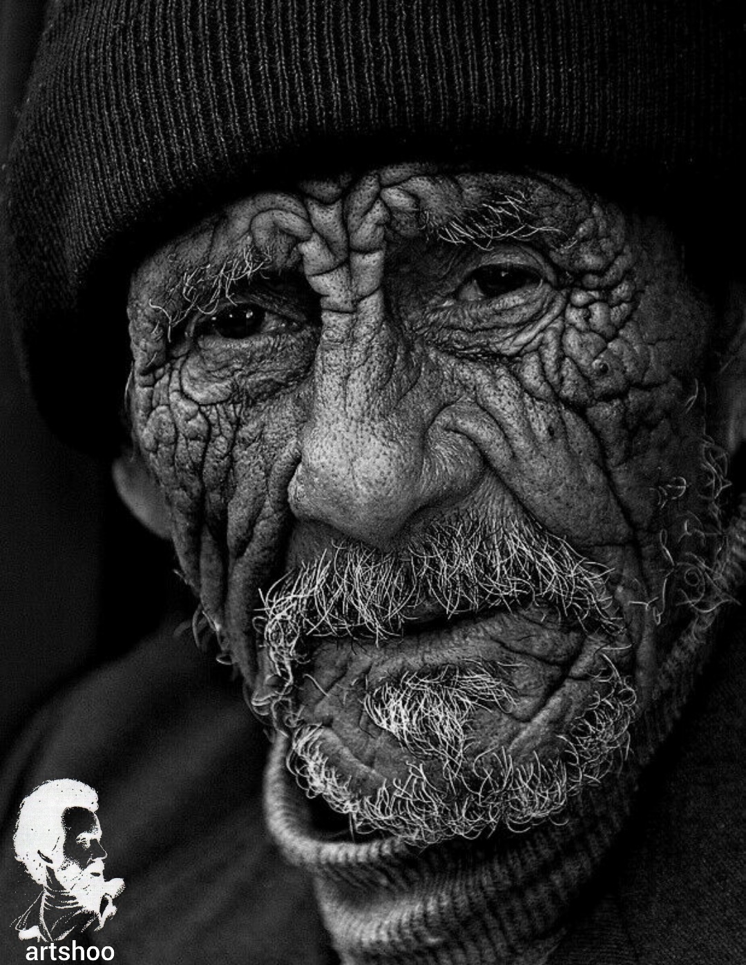 مدل پرتره سیاه قلم